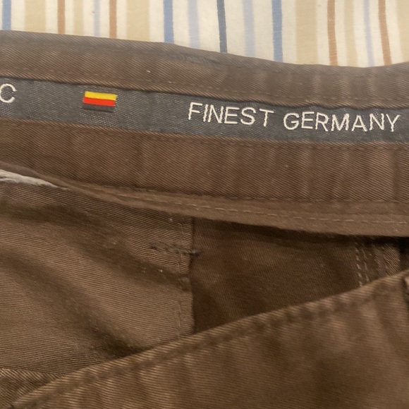 Brown pants can be worn on daily basis or work high quality fabric rarely used - Picture 4 of 5